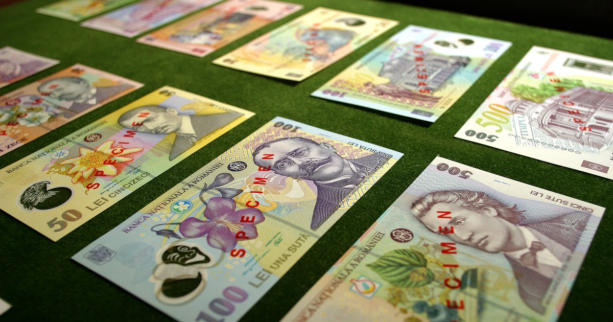 Paradoxul românesc: Țară depopulată și sărăcă cu creșteri economice record. Bancnote