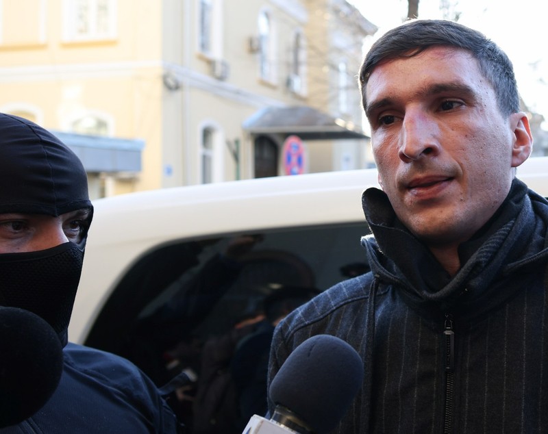 Bogdan Peșchir a încercat să își ascundă fața, dar nu a reușit. Primele imagini cu bogpr, finanțatorul lui Călin Georgescu, după 4 luni de la dezvăluirile SRI
