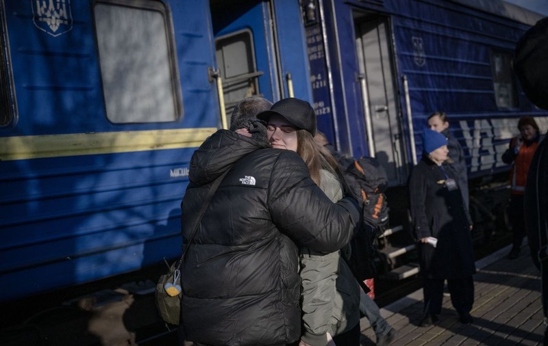 Ucraina cere Rusiei să returneze peste 500 de copii luați din Herson