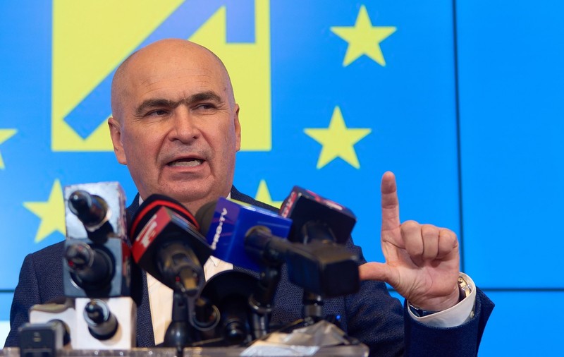 Alegerile din 2025 vor aduce căderea mitului Bolojan. Guvernarea se face pentru oameni, nu împotriva lor