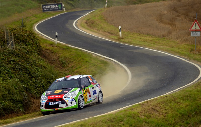 GALERIE FOTO / Simone Tempestini se luptă cu Sebastian Loeb, în Franţa