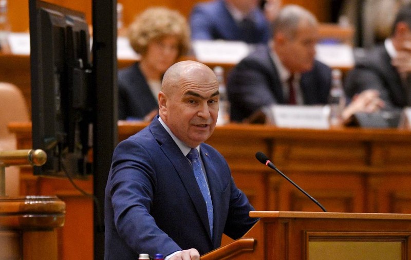 Primarii nu vor primi pensii speciale nici în 2026. Ordonanța „trenuleț" va îngheța și salariul minim