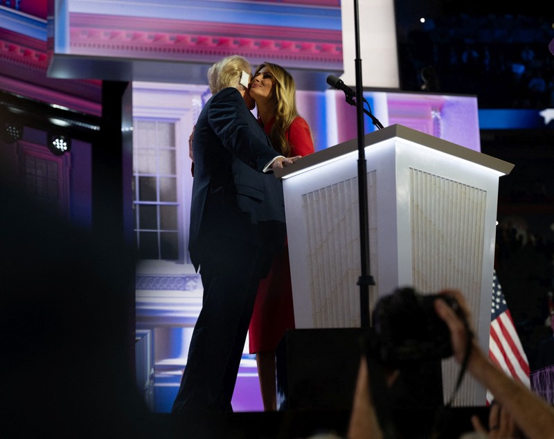 Melania, apariție strălucitoare la discursul lui Trump: „Arăta mai degrabă ca și cum ar defila pe un podium. Face doar ce vrea ea”