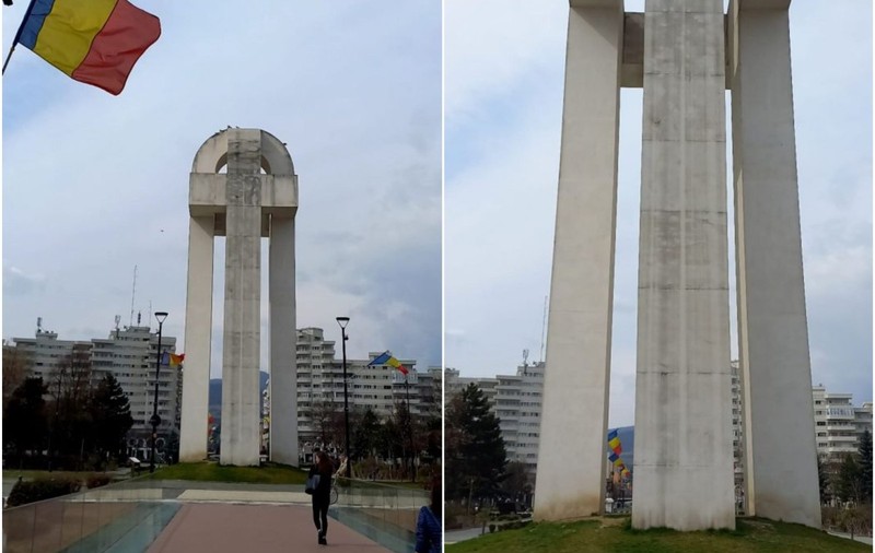 Mesaje şi desene obscene pe Monumentul Unirii din Alba Iulia