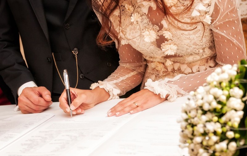 Digitalizare în Cluj: certificatele de naștere, căsătorie, divorț și deces sunt emise în format digital