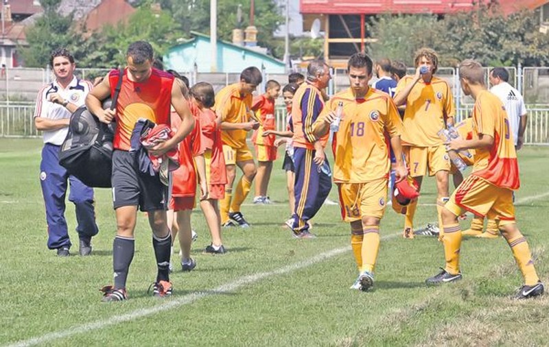 SCANDAL la naţionala UNDER 19: BEŢI în cantonament