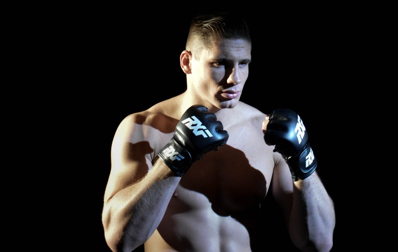 Prinţul kickboxingului, olandezul Rico Verhoeven, intră în cuşcă la RXF 20 / GALERIE FOTO