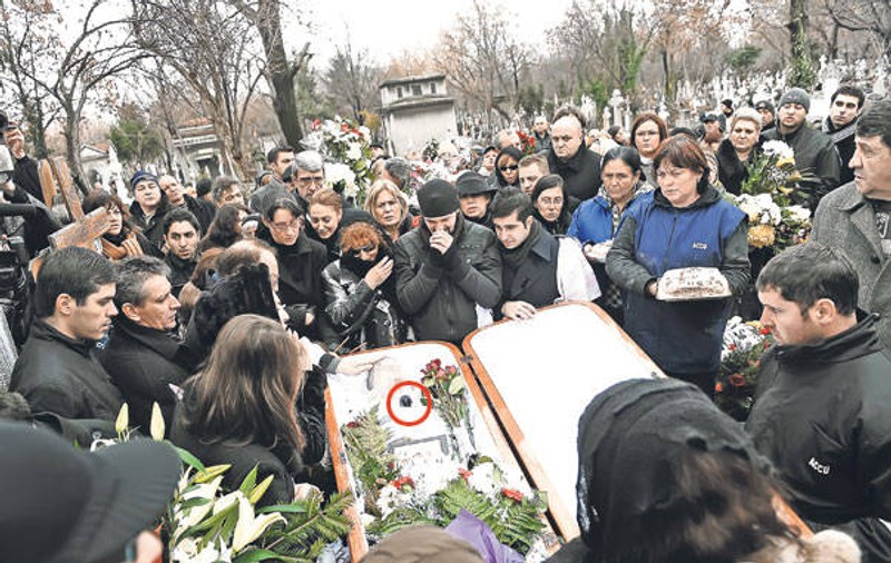 Drama Mălinei Olinescu a impresionat o ţară întreagă. Iată cele mai devastatoare imagini! FOTO