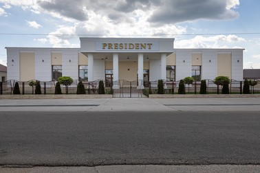 Restaurantul deţinut de fiul primarului a fost construit într-un an şi jumătate