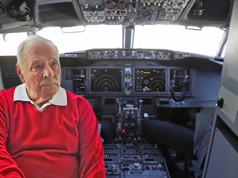 Paul Mitu, cabina avion Boeing 737 MAX-8
