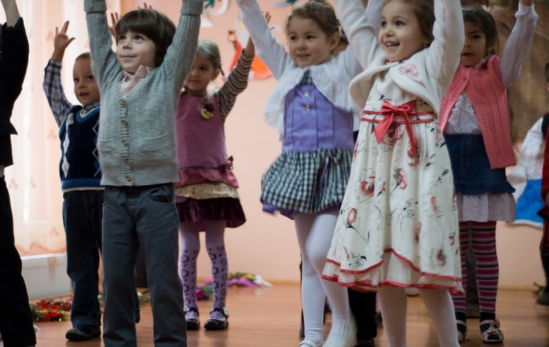 Poți să primești 50 de lei pe lună pentru copil. Află CÂND ȘI CARE SUNT CONDIȚIILE!