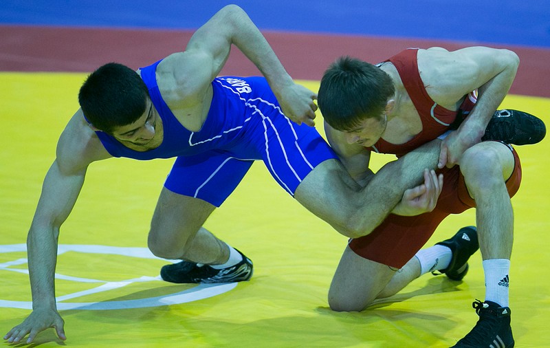 Românul Andrei Dukov, medaliat cu argint la Campionatele Europene de lupte. Alina Vuc a câștigat bronzul