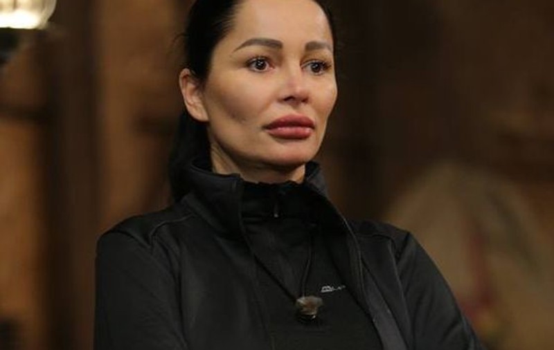 Brigitte Sfăt, pipăită pe fund. "Mamă, cum se simte..." | FOTO