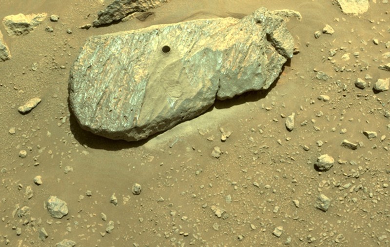 NASA: Roverul Perseverence a recoltat prima bucată de rocă de pe Marte