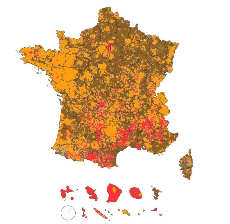 Cum s-au împărțit voturile în fiecare municipalitate. Cu portocaliu - Macron, cu maro - Le Pen, cu roșu - Melenchon. Sursa: Ministerul de Interne/Le Monde