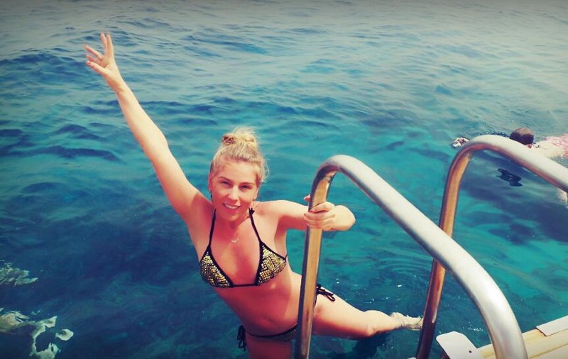 Corina Bud, primele fotografii din vacanța exotică: «Tocmai le-am făcut o vizită beduinilor» FOTO