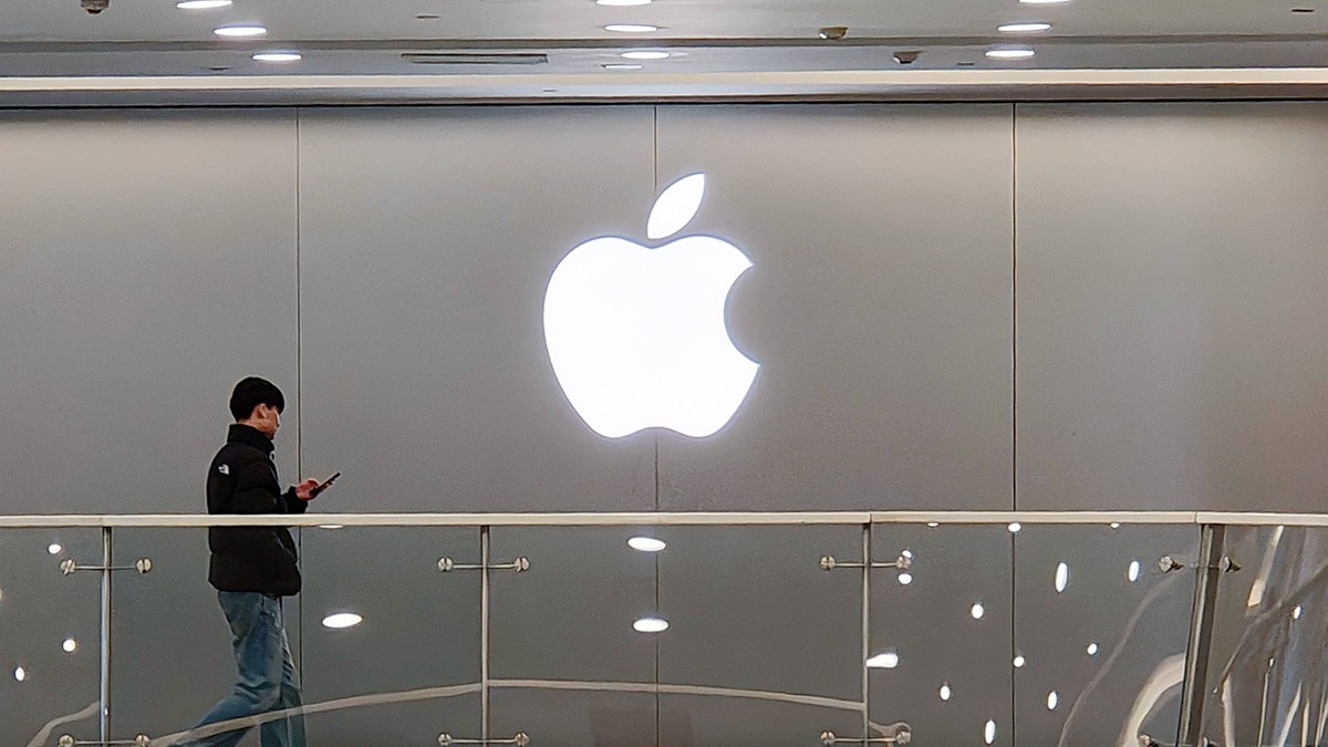 Apple a deschis un magazin Apple Store în Shanghai, China.