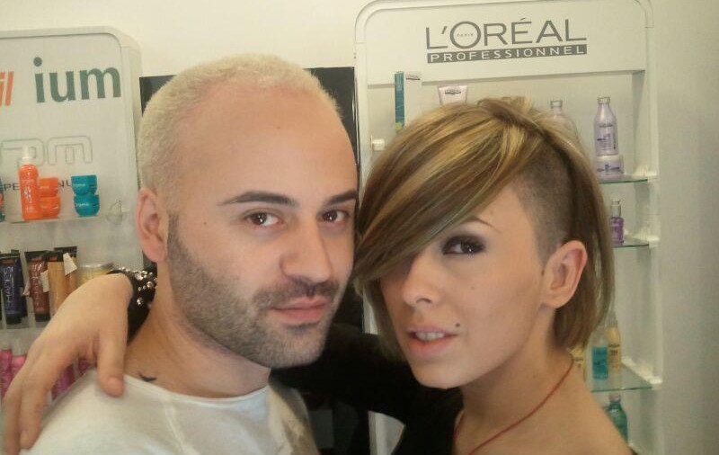 Schimbare de look uluitoare a lui Matteo. S-a făcut blond puişor şi şi-a ras creasta! FOTO