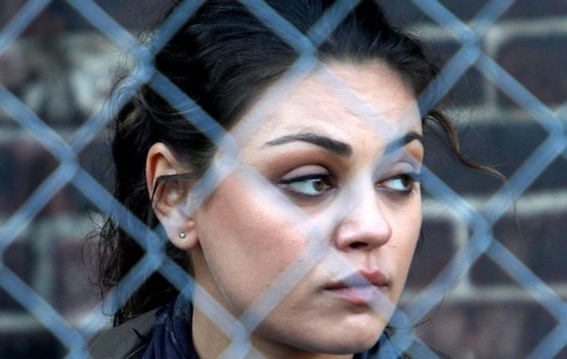 Mila Kunis, de nerecunoscut! ÎNCERCĂNATĂ, după GRATII | FOTO