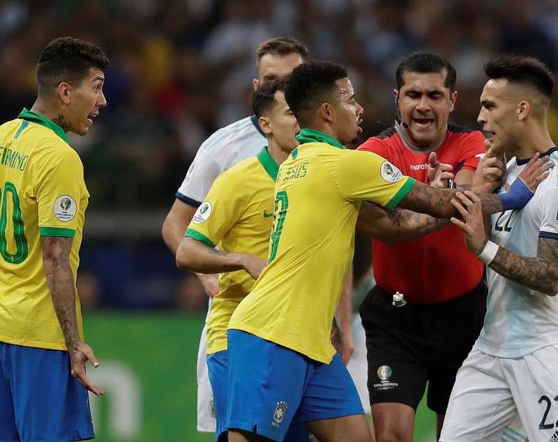 Messi, dezlănțuit: ”Brazilia manipulează totul. Arbitraj absurd, i-a favorizat tot meciul”