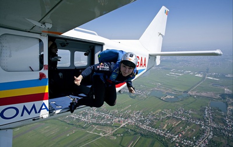 Foto | Andreea Pădurean, campioana României la paraşutism