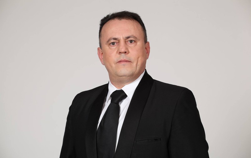 Primarul din Mogoșești-Siret, care a întreținut relații sexuale cu două minore chiar în primărie, a câștigat un nou mandat