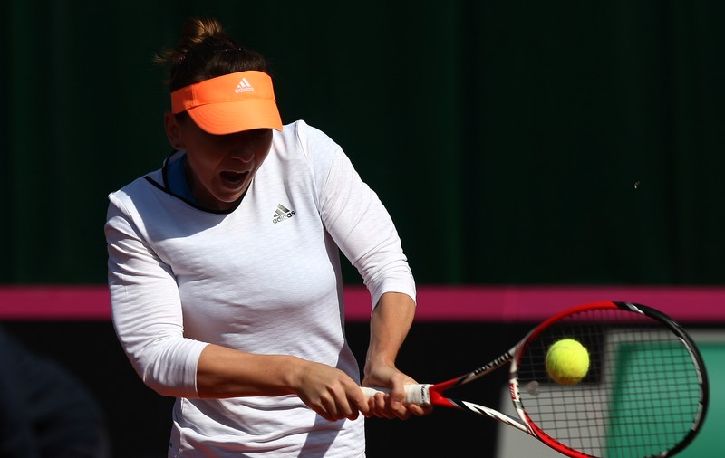 Atenție la Stephens! Are 2-1 în meciurile cu Simona Halep. Românca joacă luni