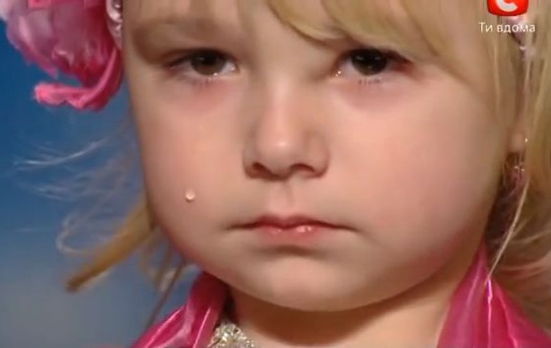 DE CE PLÂNGE ANGELINA? Iată IMAGINILE CARE ÎŢI VOR TOPI INIMA | VIDEO