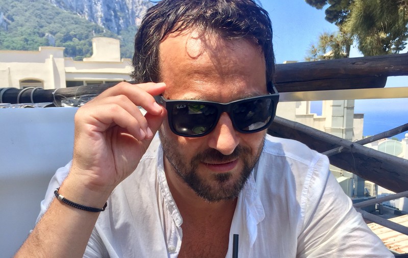 Andrei Aradits a dat cu piciorul unor proiecte bănoase ca să plece în concediu. A ales Grecia și Italia