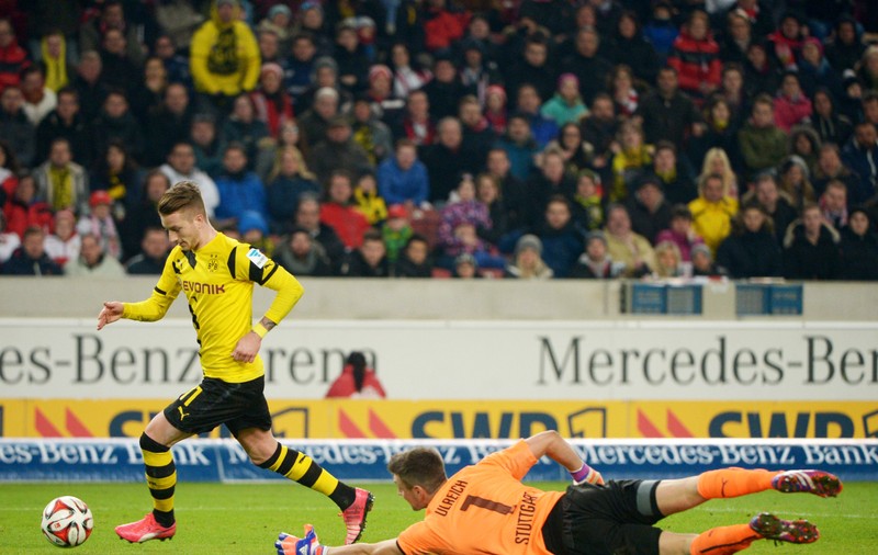 Spectacol în Stuttgart - Dortmund! 5 goluri și Alex Maxim doar rezervă / VIDEO