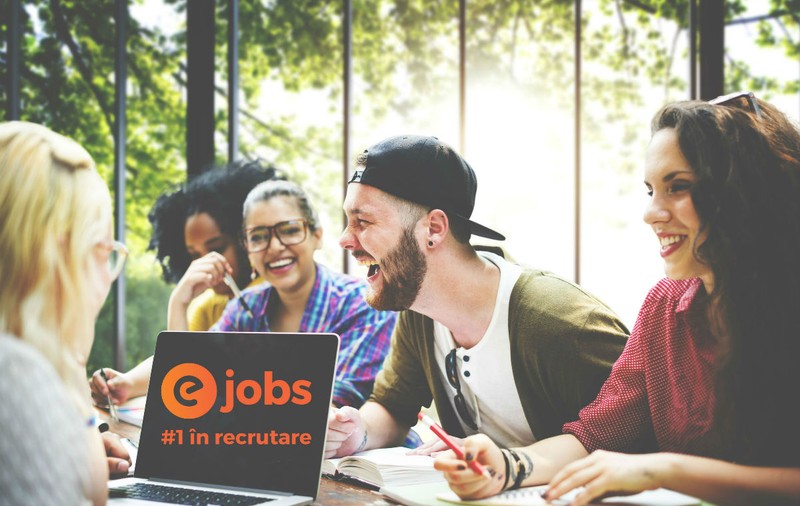 Ești student, dar vrei să și lucrezi? Pe eJobs.ro găsești joburi Part Time, care se pliază pe programul tău