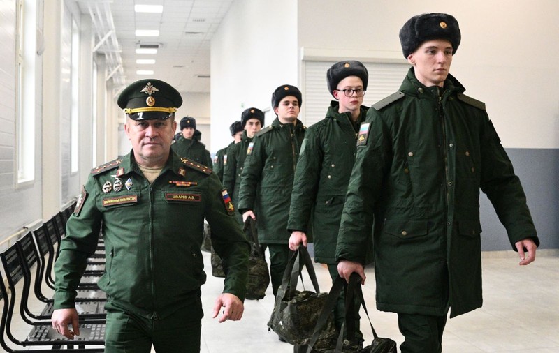 Rusia va crește cheltuielile militare cu 30 % în 2025. Prioritățile stabilite de Vladimir Putin