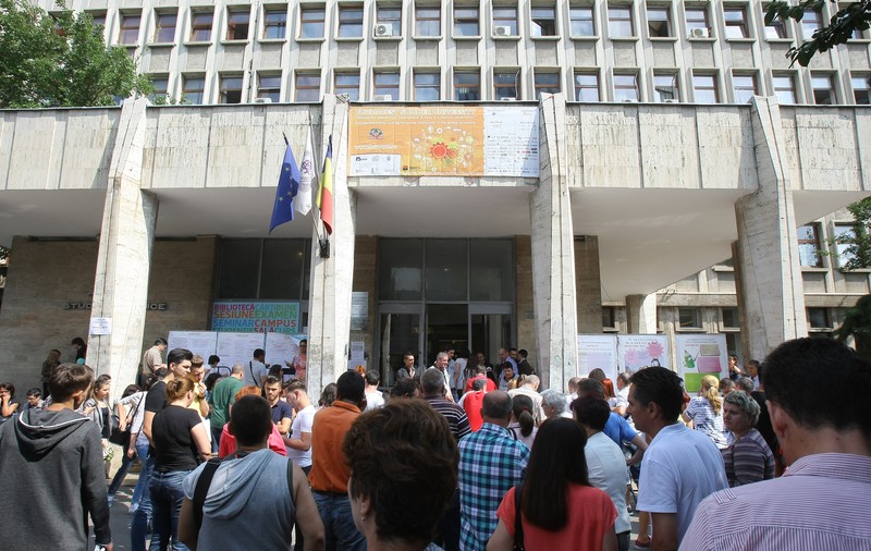 2.795.000 de locuri pentru elevi şi studenţi, anul viitor