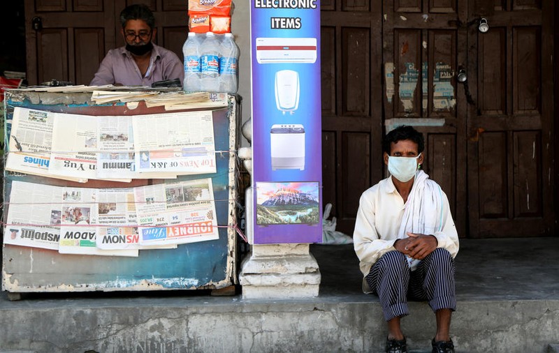 Un bărbat din India a mers aproape 1.000 de kilometri pe bicicletă ca să se căsătorească. Cum a ajuns în carantină