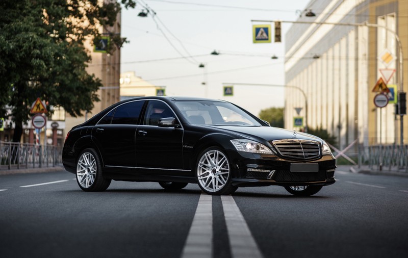 Cât valorează mașina ta după 5 ani. Unele modele pierd peste jumătate din preț foarte repede. Analiză de la Dacia Duster, la Mercedes S-Class și Tesla