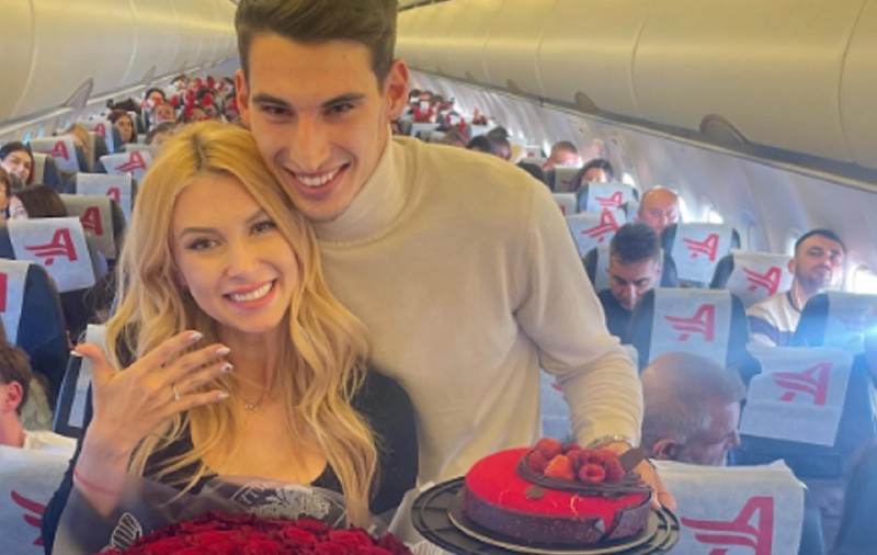 De ce Andreea Bălan nu poartă inelul de logodnă: „De-a lungul anilor am...”. Victor Cornea a cerut-o în căsătorie în avion