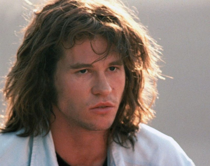 Val Kilmer, o viață dedicată artei, marcată de o luptă continuă cu boala. Povestea dramatică a actorului din Top Gun și Batman Forever