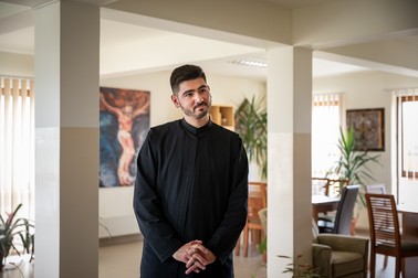 Lorand Emanuel Komives, 25 de ani