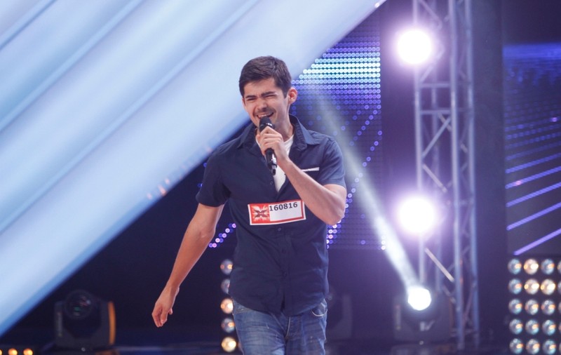 X FACTOR. Încã un poliţist printre concurenţii X Factor. Cheloo: “Omul a venit aici sã îşi susţinã reputaţia, a zis decât poliţist, mai bine lãutar”