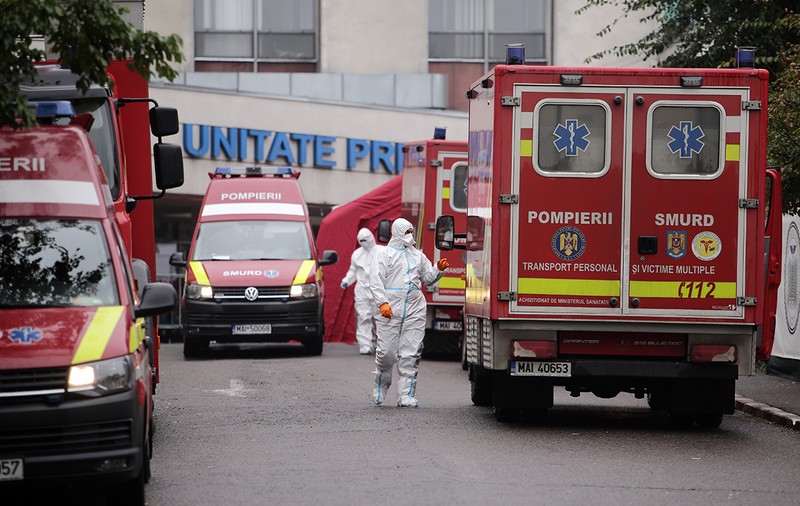 Bilanț COVID: peste 7.600 de cazuri noi și 85 de decese, anunțate astăzi. Un județ a revenit în scenariul galben