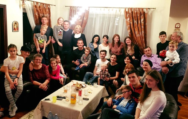 Poza anului: s-a reunit familia Goian! 28 de persoane, de la copii la părinți