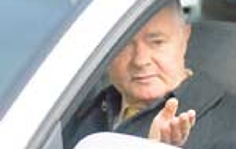 Virgil Magureanu a ramas fara permis pentru trei luni