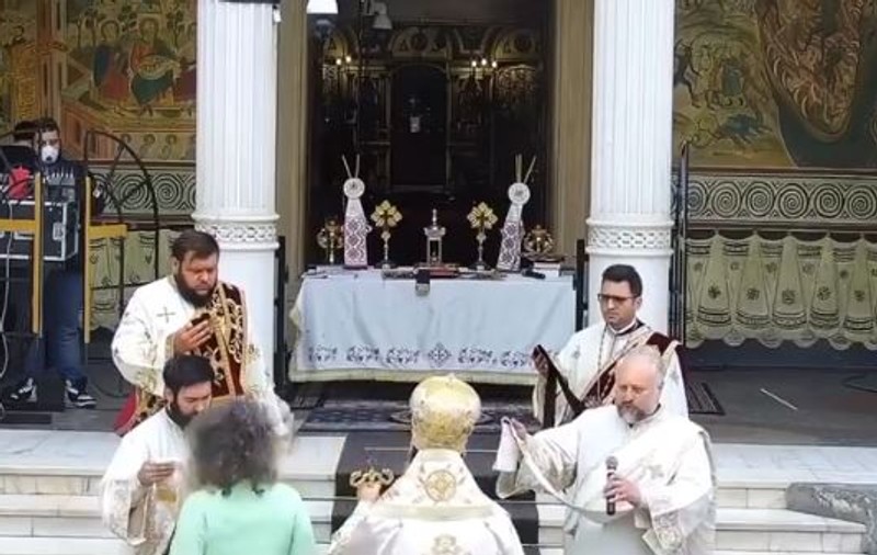 VIDEO |  Reacția Arhiepiscopiei Tomisului după ce o femeie a întrerupt slujba: Am fost avertizați de specialiști că izolarea va aduce tulburări comportamentale