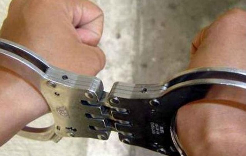 Nepotul decanului Baroului Vâlcea, reţinut împreună cu alţi 6 tineri pentru trafic de droguri
