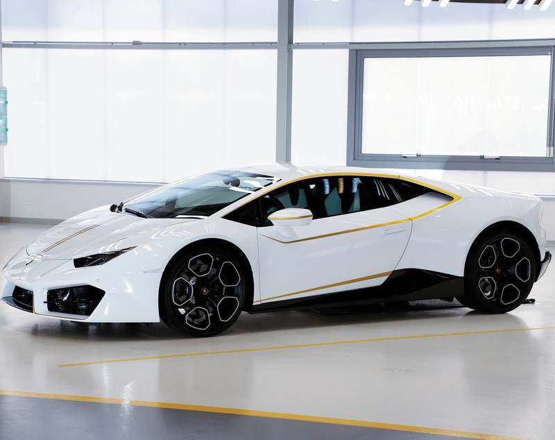 FOTO | Un Lamborghini de sute de mii de dolari poate fi câştigat pentru doar 10 dolari