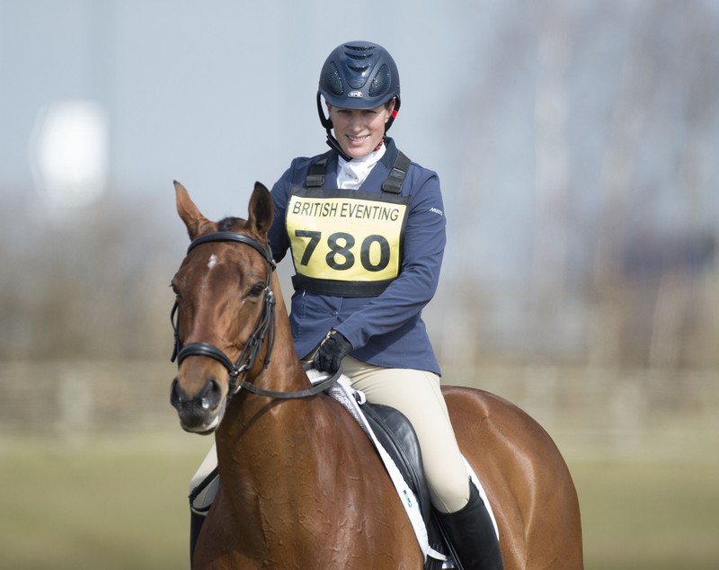 FOTO | Zara Tindall, nepoata reginei Elisabeta a II-a, a născut o fetiță