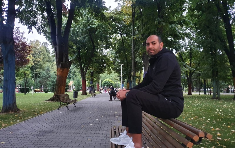 Viața unui tunisian, fericit în București: „La Paris, dacă oprești pe cineva să întrebi ceva, crede că vrei să-l furi!”