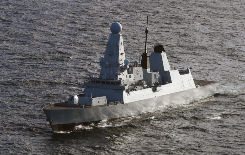 Incident în Marea Neagră: Rusia anunță că forțele sale au deschis focul și au lansat bombe înspre un distrugător britanic