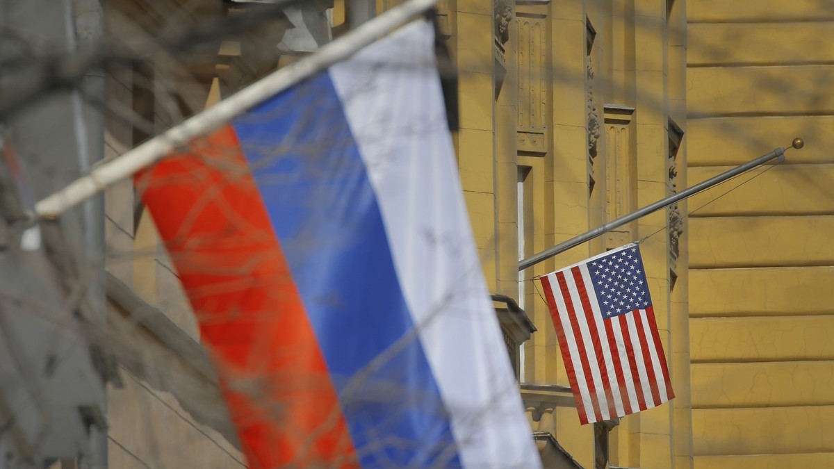Rusia acuză SUA că fac, în secret, experimente cu arme biologice