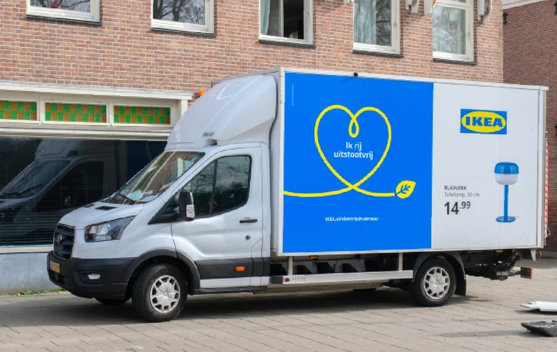 Trei șoferi români de TIR care duceau marfă pentru IKEA au fost prinși la furat, în Belgia: „De plictiseală”